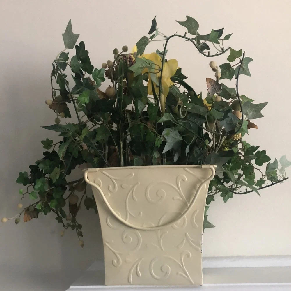 Floral Metal Basket with Raffia Bunny